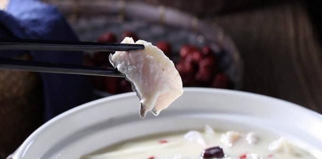  味道|这两种调味料都是腥味的“催化剂”，不管炖什么鱼，都不要放