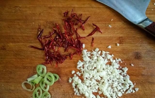 含钙|它是8月的当季菜, 1块钱就能买1斤, 含钙丰富, 立秋多吃才不亏