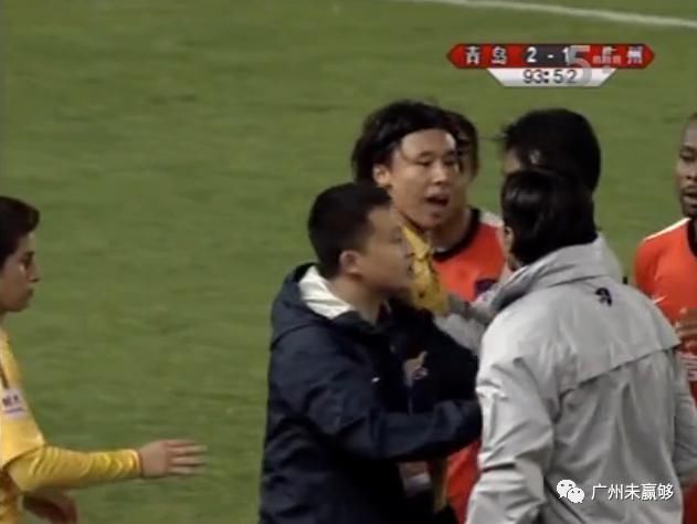 卡纳瓦罗|10年6张红牌!恒大防线隐藏着一枚炸弹,他31岁了还是这暴脾气