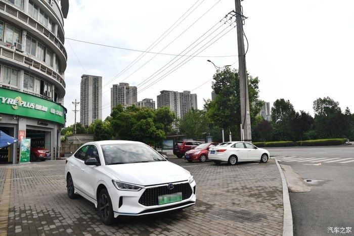  周末|周末和比亚迪e3一起，带孩子们出去玩儿！