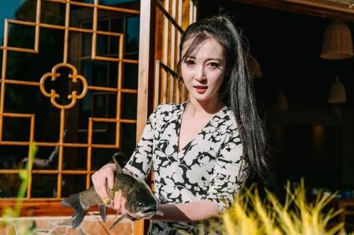 排队|昆明排队三十年老店,15张桌子,“镇店之宝”每天卖半吨