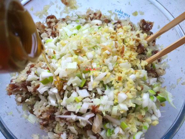 饺子馅|饺子馅里最不能放这东西,许多人都放了,难怪饺子不鲜没香味