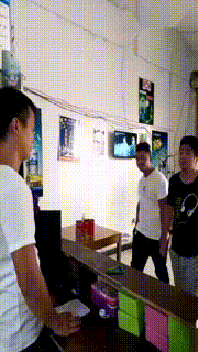  还要|搞笑GIF：拍完电影，这些尸体还要吗，不要就拿走了