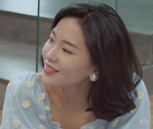  引战|心动的信号：男4登场关注女1，女2羡慕，突然“引战”实在不该