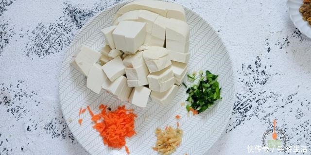  美味|拿它和豆腐一起炖，简直就是人间美味，啥调味品也不用放，照样鲜
