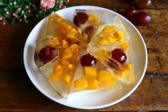  卫生|在家就能做的水果牛奶果冻，做出来比超市卖的还好吃，干净又卫生