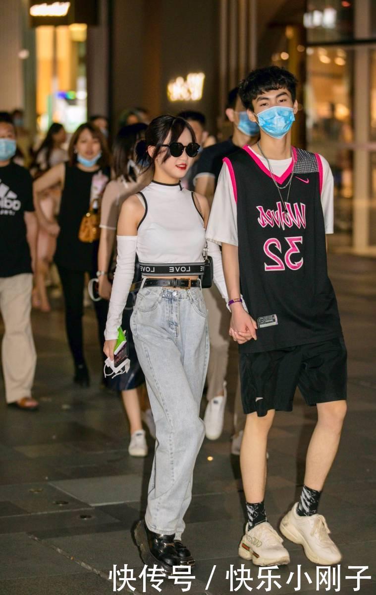 清新|小姐姐靓丽出街,看起来显得很清纯,有种清新靓丽的少女感