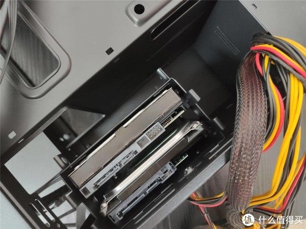 酷冷|简约别致小机箱，酷冷至尊MB400L智瞳(铁侧版)装机