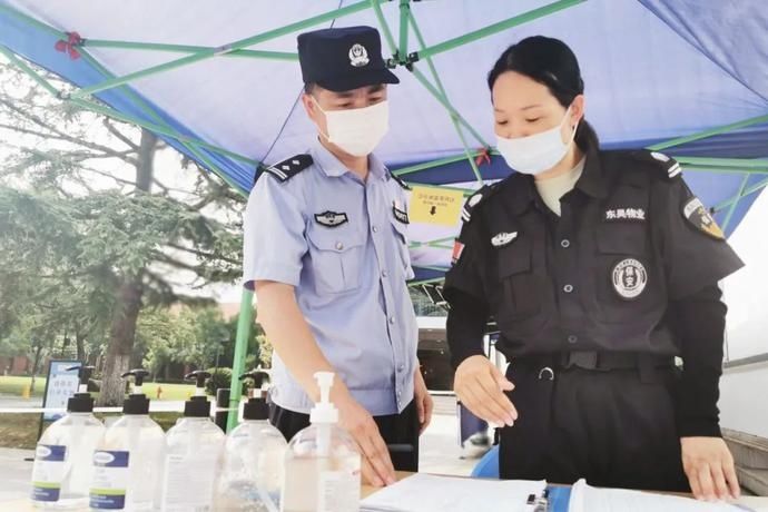 考点|党旗飘扬|夏彭军:匆匆背影,守护学子平安