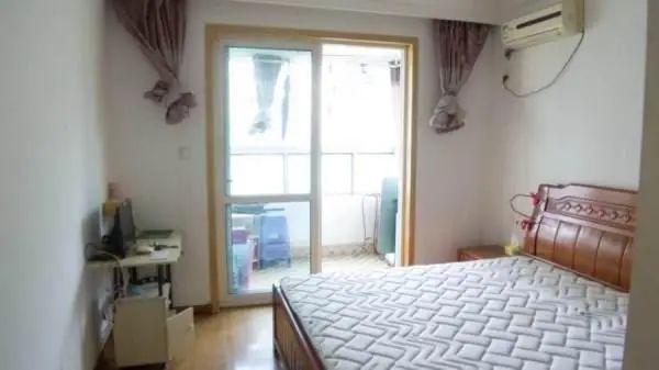 价格|52次举牌，14人激烈争抢！杭州丁桥那套“凶宅”刚刚法拍成交，价格太出人意料