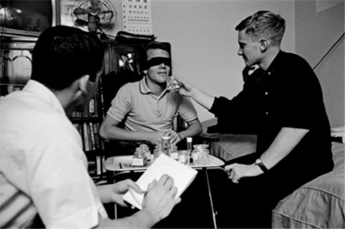 小时|人可以多久不睡觉17岁学生硬撑了264个小时,最后他成了这样