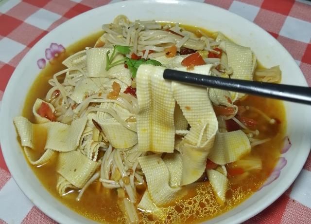 豆腐皮|天热豆皮金针菇这么做,吃得才够味,鲜嫩滑爽开胃,简单好吃下饭
