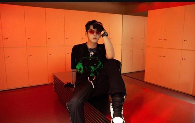  吴亦凡|说唱选手歌词放狠话,吴亦凡霸气回应:我不在这节目都不会出现