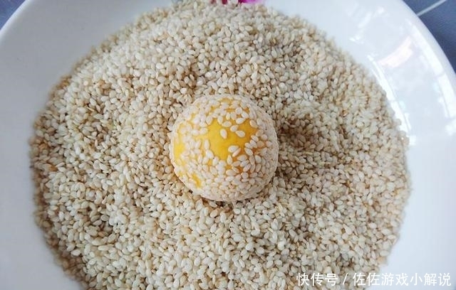 馒头|比南瓜馒头还要好吃的小点心,香甜松软芝麻香,我能一次吃五个