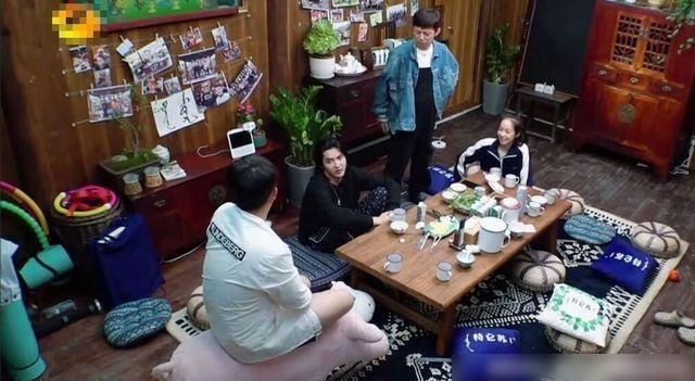  黄磊|问《向往3》黄磊问吴亦凡和张艺兴年龄差异