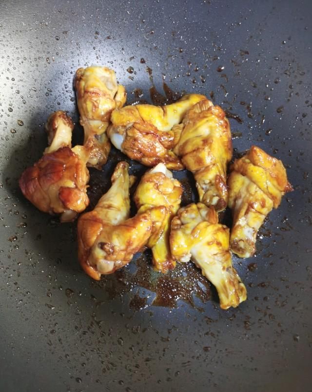 皮烂|教你红烧鸡翅根的做法,皮烂肉香,鲜嫩多汁,孩子超爱吃