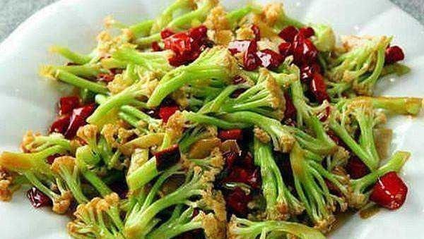 花菜|炒花菜时,不要直接放油炒,多做一步,花菜熟得快,还香脆爽口