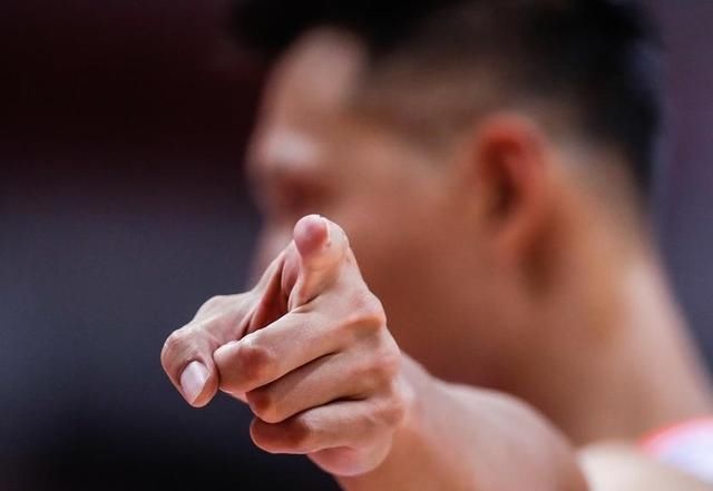  场比赛|易建联因伤离场仍贡献25+5，广东队进四强，球队有哪些亮点和不足