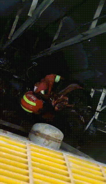  消防救援|【突发】沼气致工人晕倒在4米井底