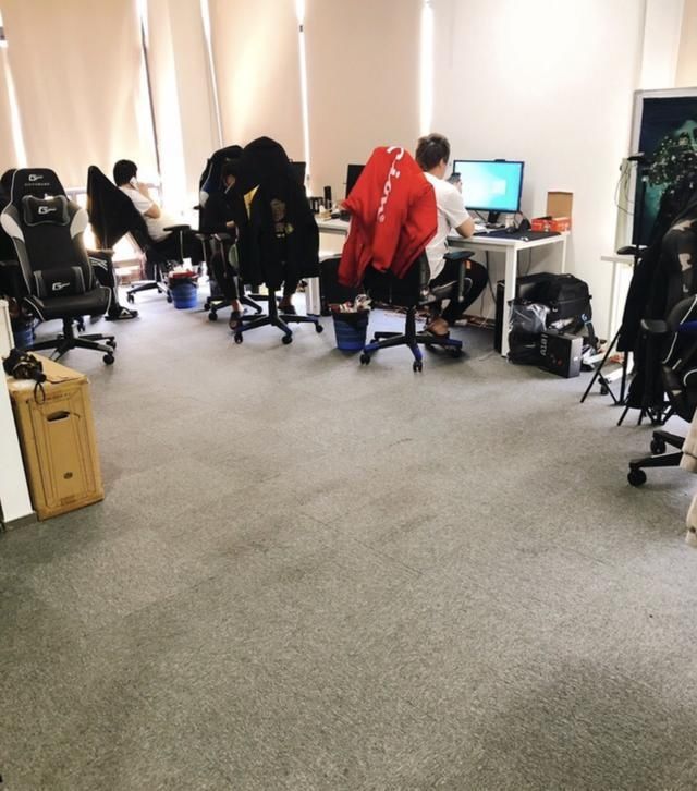  天霸战队|陈赫公司电脑配置如何？沫子体验后说出实话，陈赫处理方式很暖心