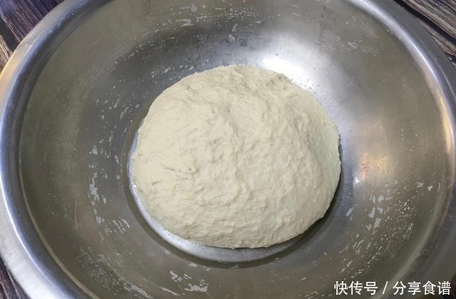  美食|我国传统的美食小吃，炸油条想要蓬松酥脆，最忌加酵母粉