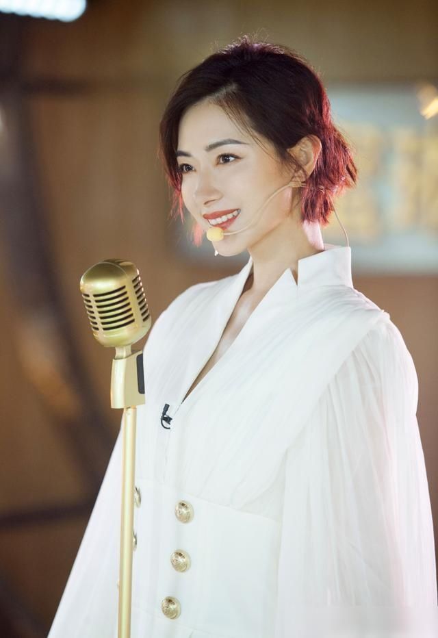  万茜|《乘风破浪的姐姐》最大的赢家不是张雨绮，也不是宁静，而是她！