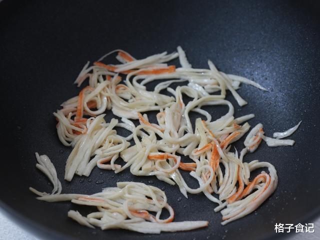 孩子|鸡蛋孩子最爱这样吃,简单炒一炒,味道香营养高,上桌吃不停嘴