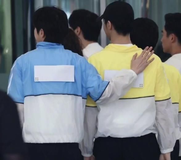 滤镜|22岁蔡徐坤遇上20岁陈立农,没了十级滤镜,两岁年龄差成亮点