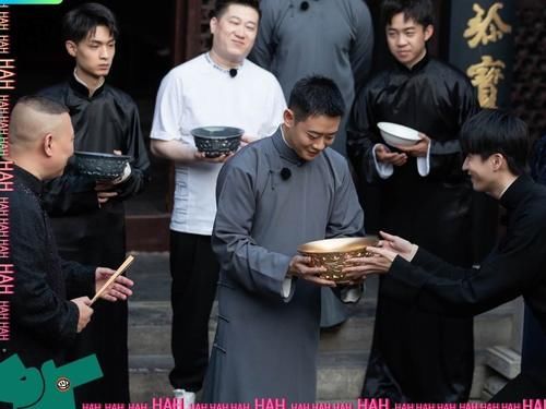  座位|张鹤伦抢师父座位、自诩基本功好，下一秒却被自己当场“打脸”