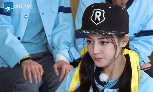  男团|有种“整容”叫跑男团素颜，baby和热巴太真实，看到蔡徐坤我酸了