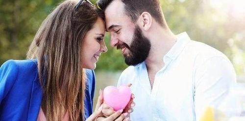  表现|女人在微信上的哪些表现，暗示她对你动了真情