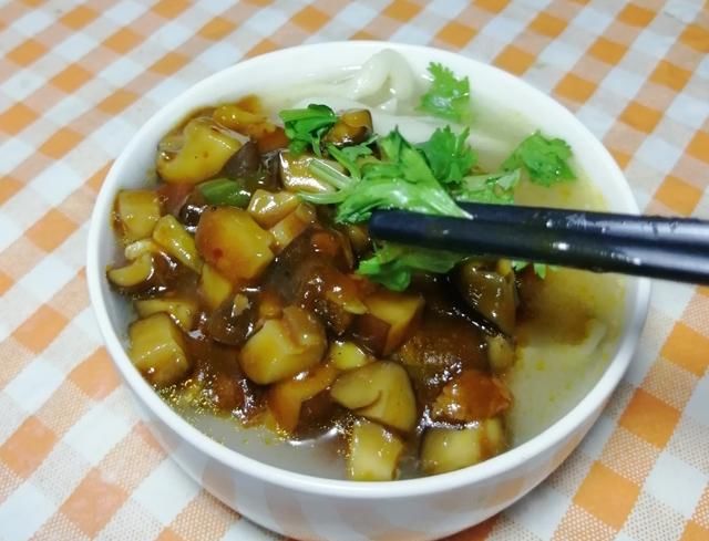  早餐|三伏天的早餐，就馋这碗香菇面，鲜美营养，好吃开胃，几分钟搞定