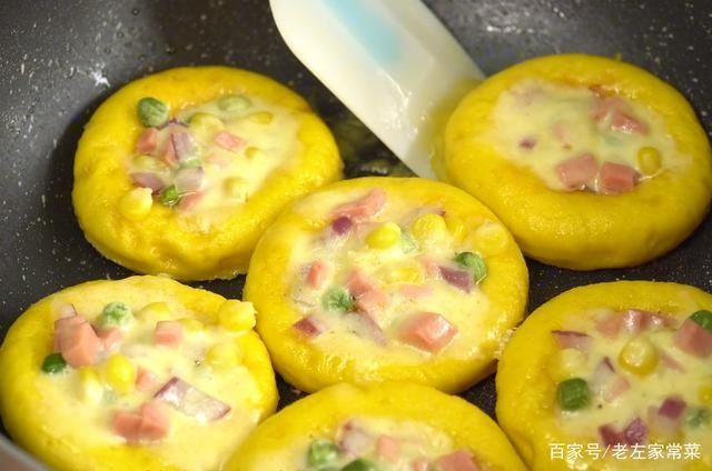 鲜香|创意南瓜饼做法：不用蒸不用烙，鲜香又拉丝，比披萨简单还好吃