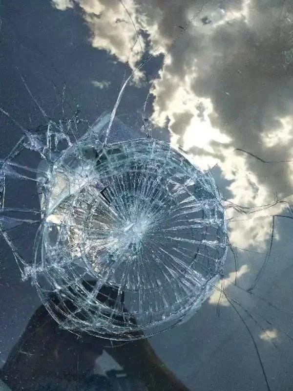  孩子|孩子随手丢了块石头，爸妈一千块没了