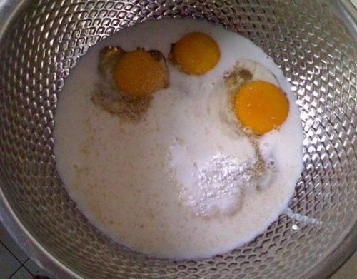  搅拌|想吃发糕，用1碗面粉2个鸡蛋，一搅一蒸，松软不粘牙，不塌陷