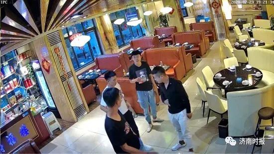 截图|济南公安发布一则微通缉：吃“霸王餐”的这四个小伙，快投案