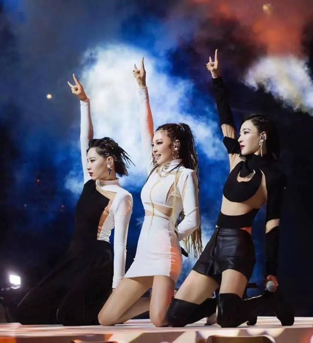  琦琦子|浪姐二公！姐姐们的妆发“翻车”了？！