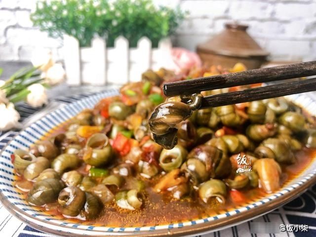 翻炒|炒田螺记得先焯水!厨师分享秘制做法,在家也能做出大排档的风味