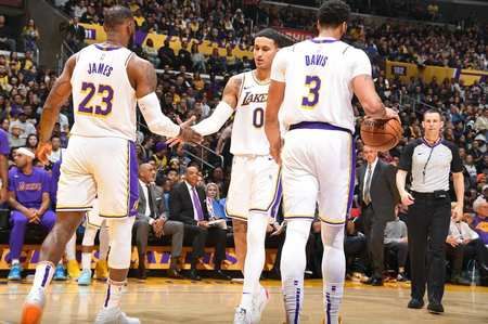 步行者|沃格尔:在步行者时主要保持10人轮换,会根据系列赛调整