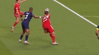 莱万|凌晨5点,C罗好消息!拜仁锋霸无缘帽子戏法,错失欧冠66年神迹