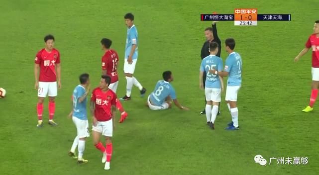 卡纳瓦罗|10年6张红牌!恒大防线隐藏着一枚炸弹,他31岁了还是这暴脾气