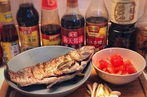 县豆瓣酱|只要掌握了煎鱼不破的4个小窍门,准保做出来的鱼好吃又有卖相!