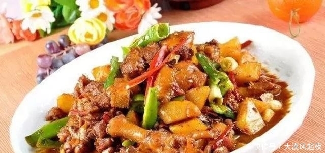 麻辣|美食推荐:蒜香四季豆、麻辣大盘鸡、秘制牛蛙、双椒小炒肉的做法