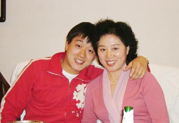  父亲|佟大为用20年唤醒植物人父亲，与关悦一起承担生活的重担