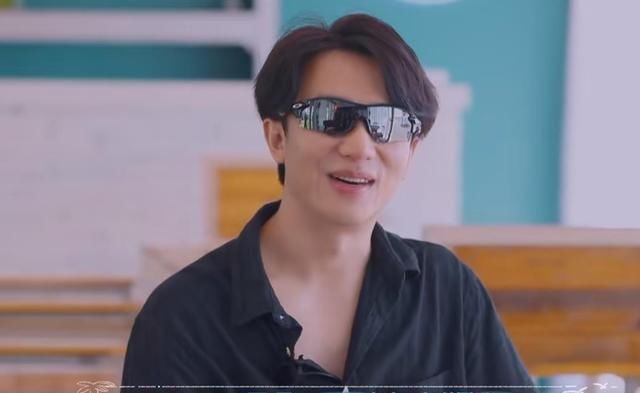 夏日|《夏日冲浪店》上线!黄轩自称带资进组,王一博变身“小话痨”