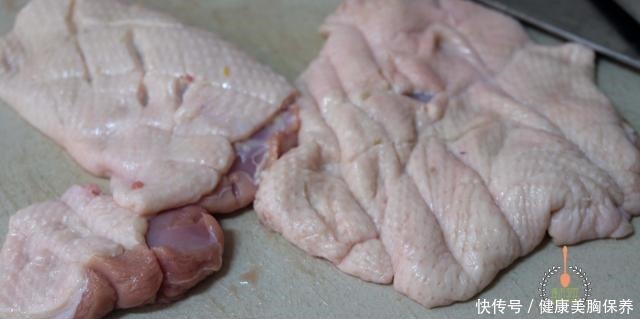 美食|在超市碰到这肉我从不放过,价格超便宜,许多人不爱吃那是不会做