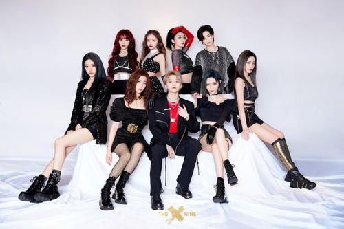  节目|THE9团综公开收官大合照，虞书欣给老板头上撒面粉，真是艺高人胆大