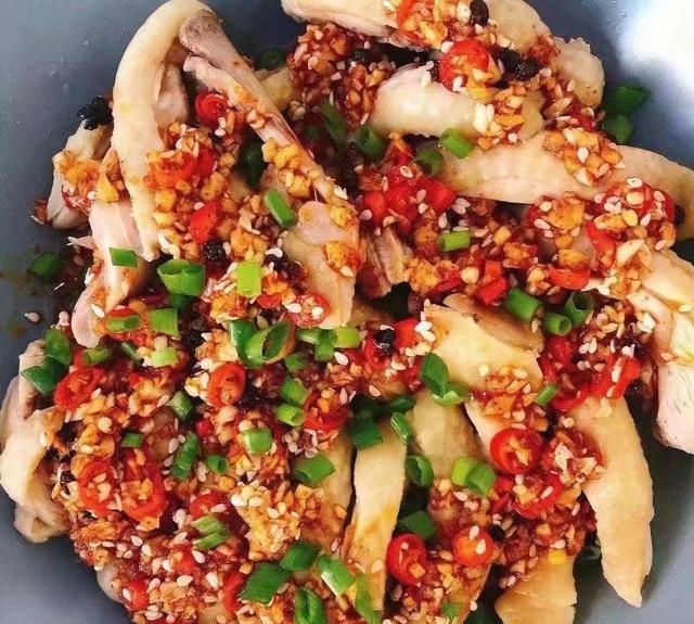 川菜|说鸡肉不香了,是没吃过味压江南十二州,川菜精髓“口水鸡”
