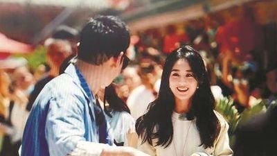  版本|《中餐厅4》首播，赵丽颖身兼数职加盟上阵，新版本诚意十足