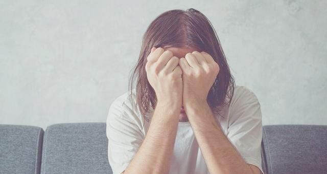 少女|14岁少女跳楼身亡的背后,暴露了社会完美主义有多苛刻